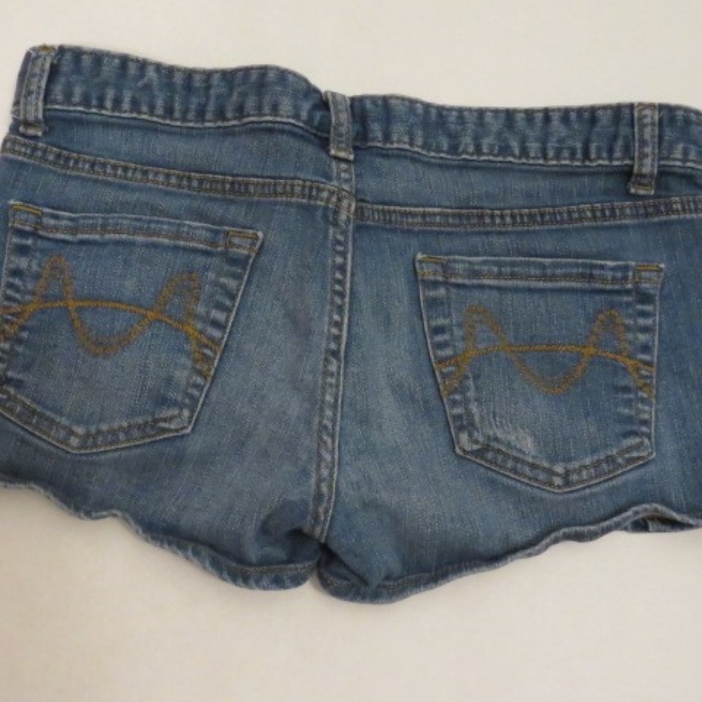 Mossimo Shorts - Picture 2 of 3
